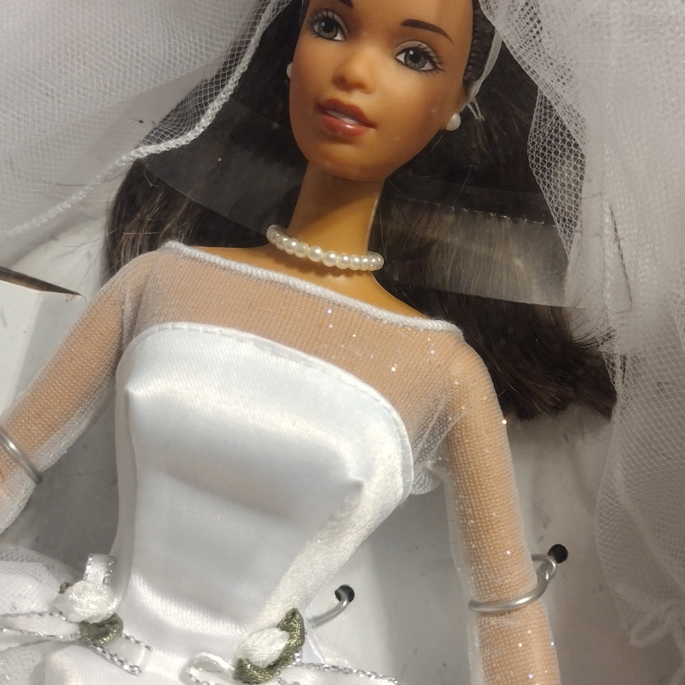 Barbie White Bridal Wedding Doll - Picture 2 of 3